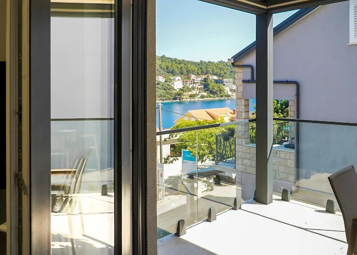 Lovely In Korcula With Sauna Appartement